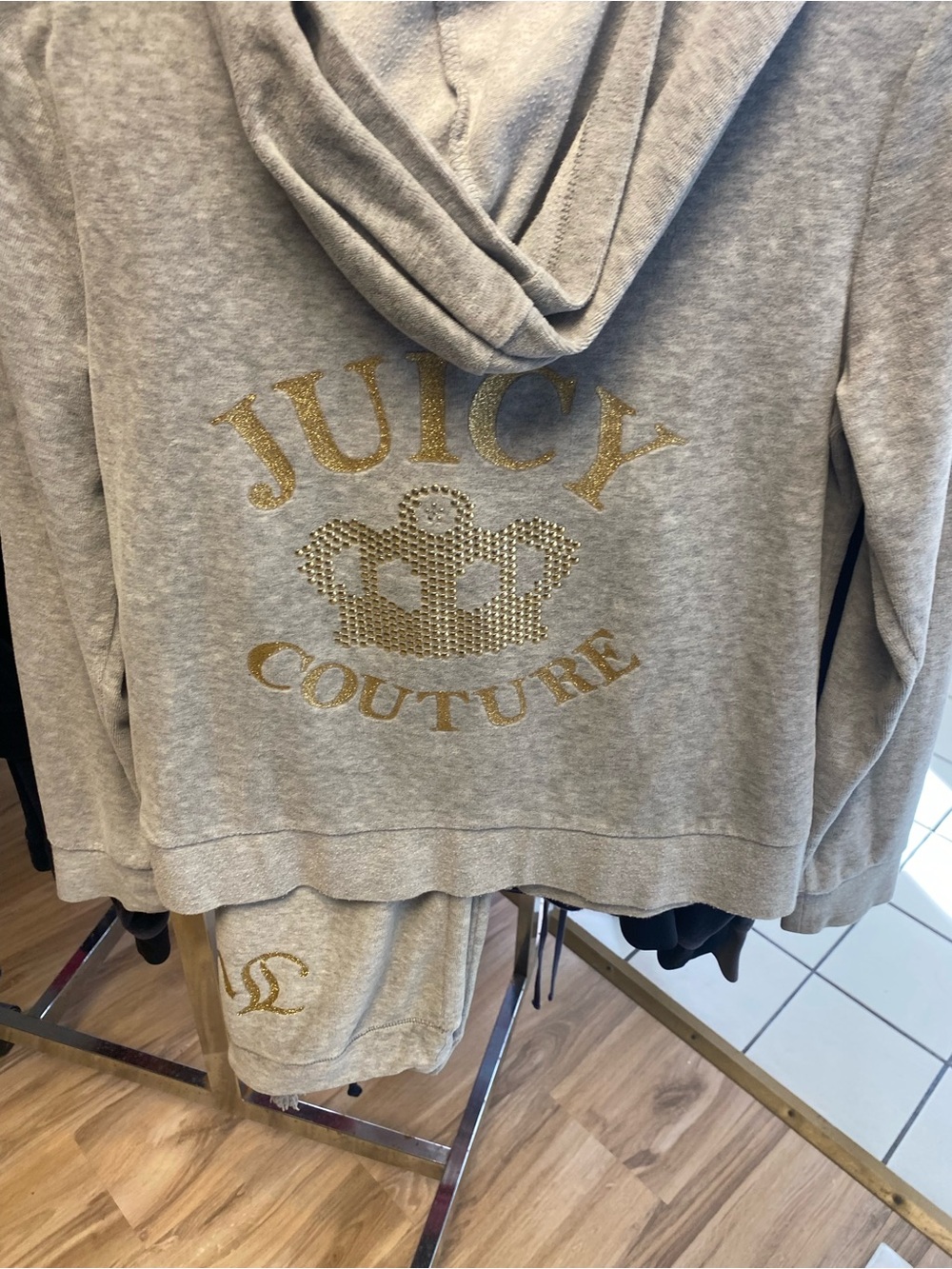 Juicy Couture Gray Hoodie with Pink Logo Tag - Picture 4 of 4